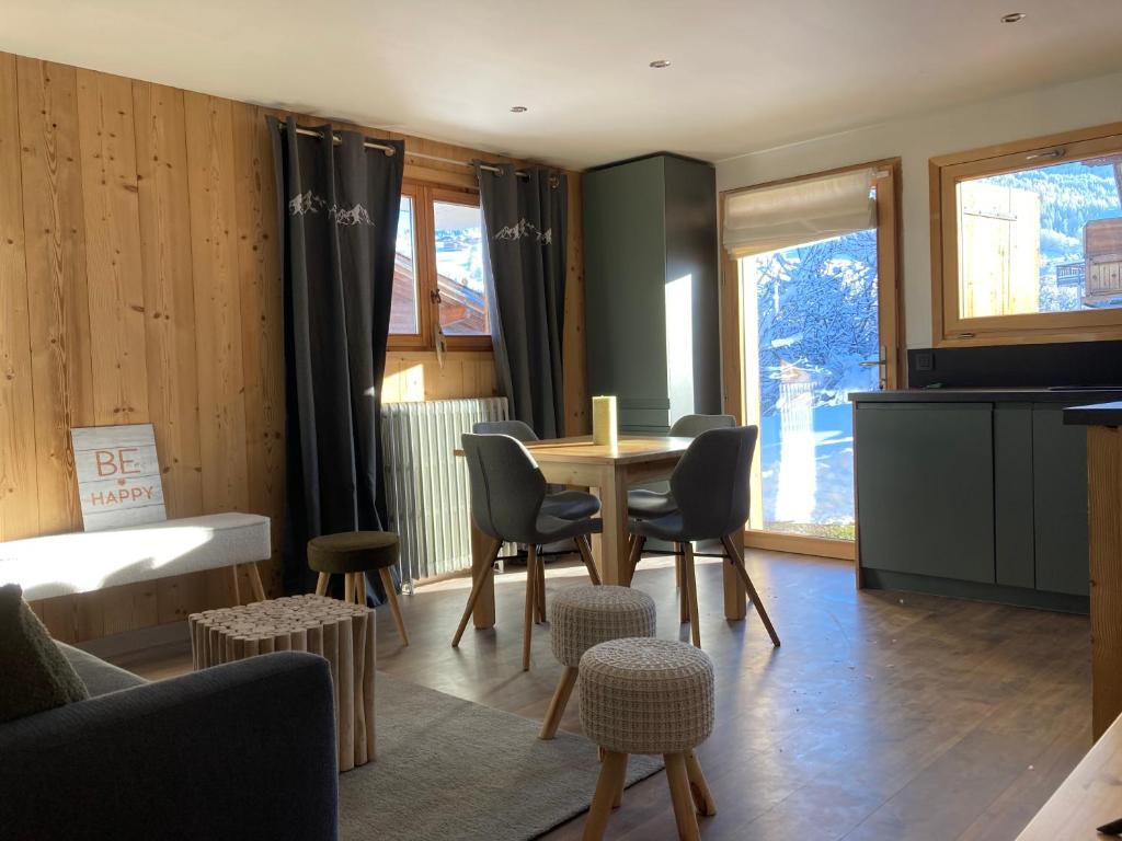 Renovated flat facing Mont Blanc appartement pied des pistes 3