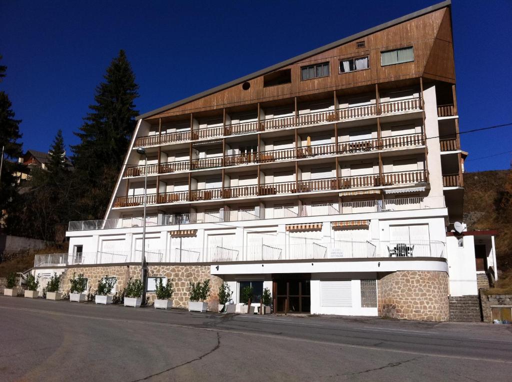 Residence Aqualiva a Valberg Piscine privative dans chacun des appartements situe a 20 m des pistes de ski hotel pied des pistes 5