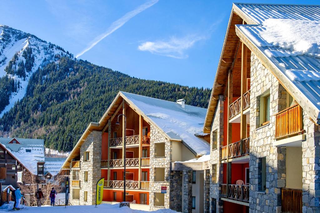 Residence Capfun Couleurs Soleil Oz en Oisans hotel pied des pistes 5