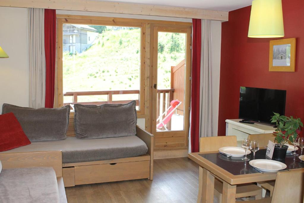 Residence Christiana 307 Cles Blanches Courchevel hotel pied des pistes 3