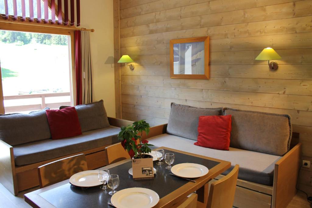 Residence Christiana 408 Cles Blanches Courchevel hotel pied des pistes 3