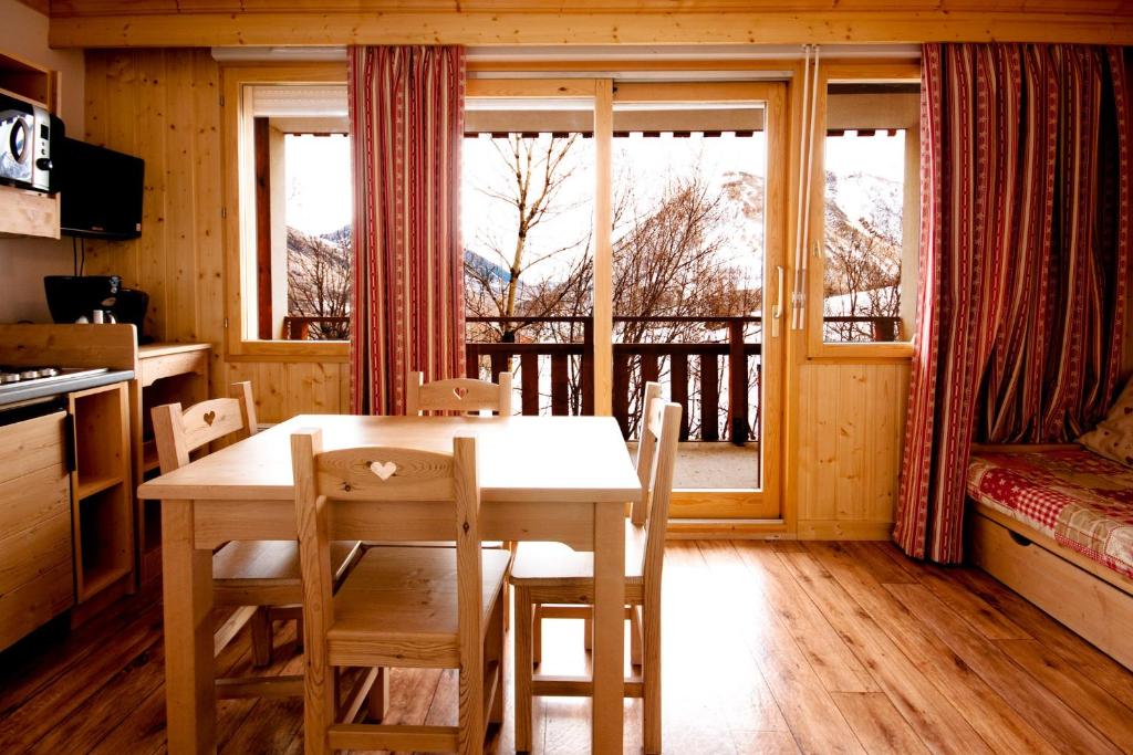 Residence Goelia Le Balcon des Neiges hotel pied des pistes 8