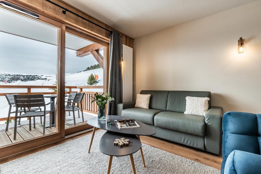 Residence Hameau de Clotaire Alpe dHuez by EMERALD STAY appartement pied des pistes 13