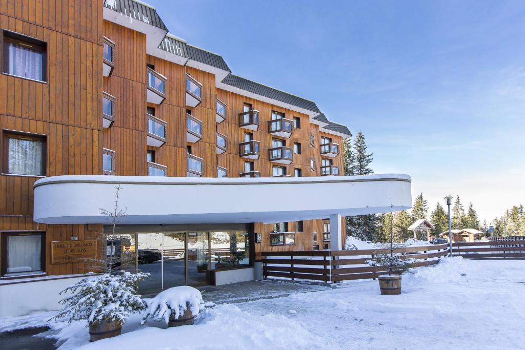 Residence Le Domaine du Jardin Alpin Courchevel 1850 hotel pied des pistes