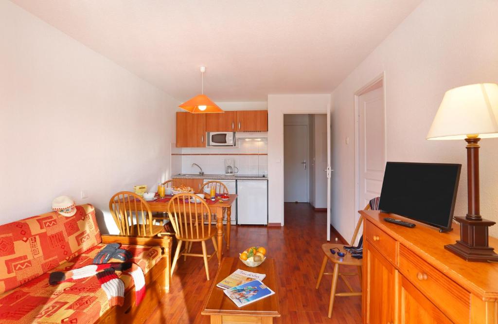 Residence Nemea Les Balcons dAx hotel pied des pistes 11