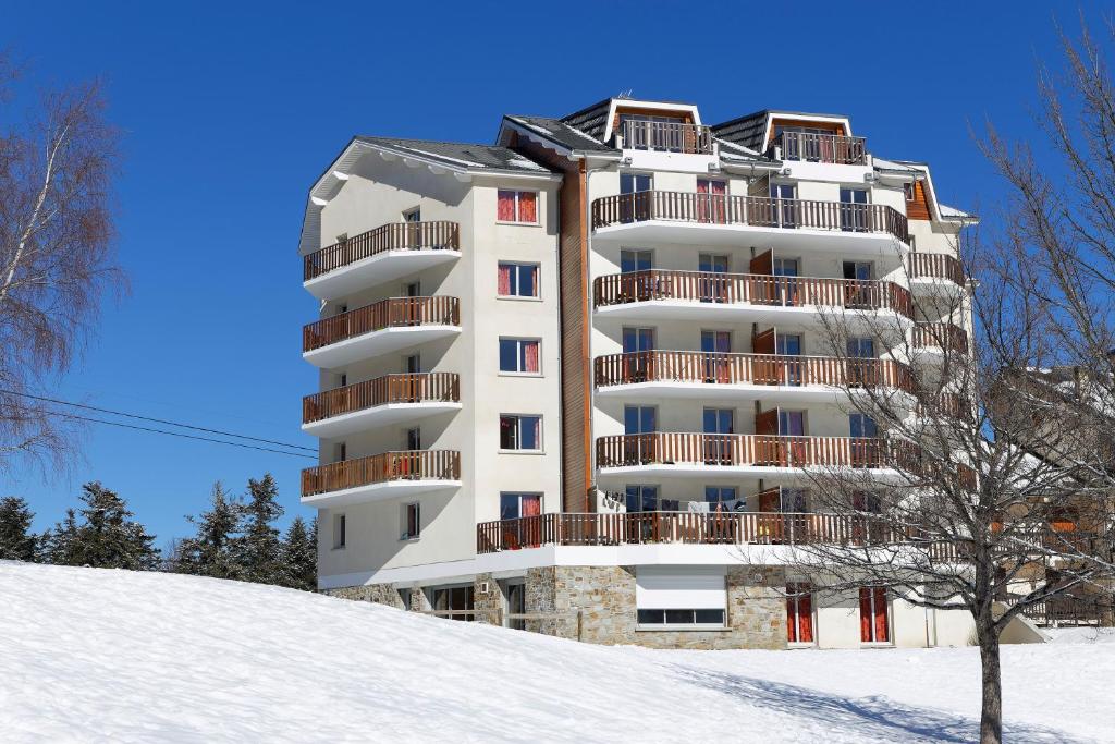Residence Nemea Les Balcons dAx hotel pied des pistes