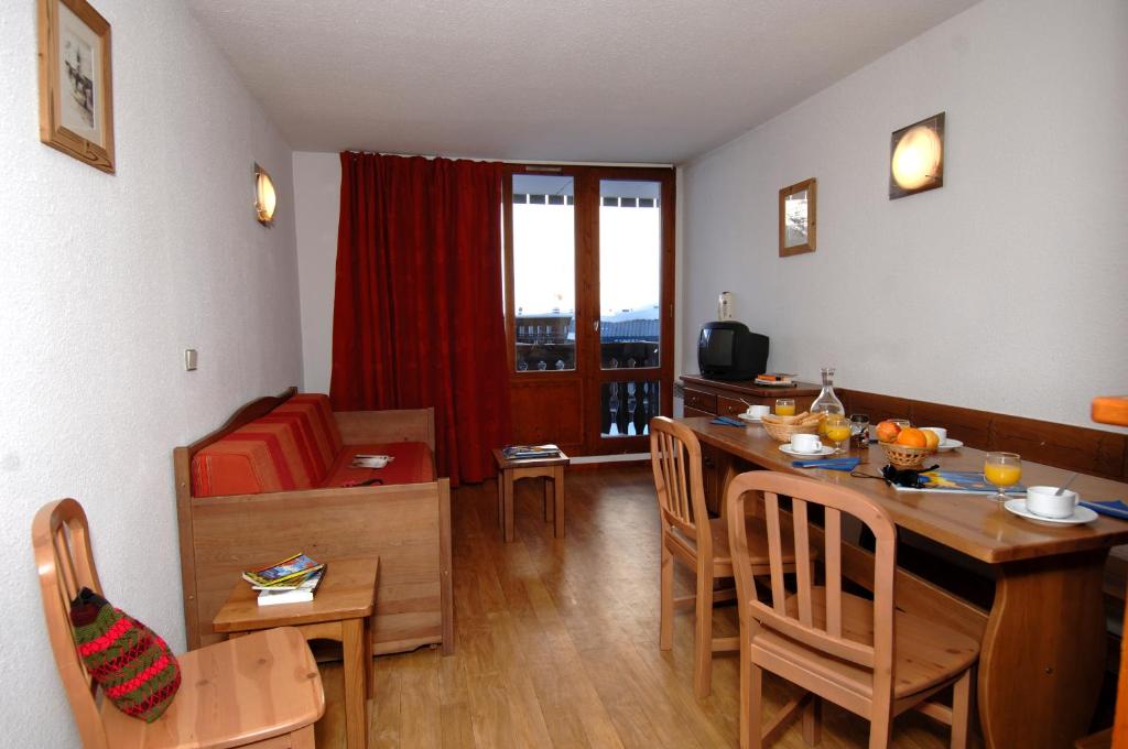 Residence Odalys Les Hauts du Rogoney hotel pied des pistes 10