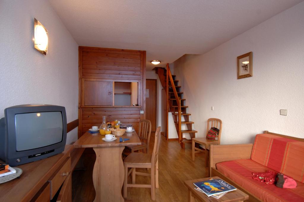 Residence Odalys Les Hauts du Rogoney hotel pied des pistes 12