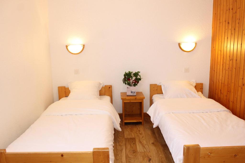 Residence Saboia B13 Cles Blanches Courchevel hotel pied des pistes 1