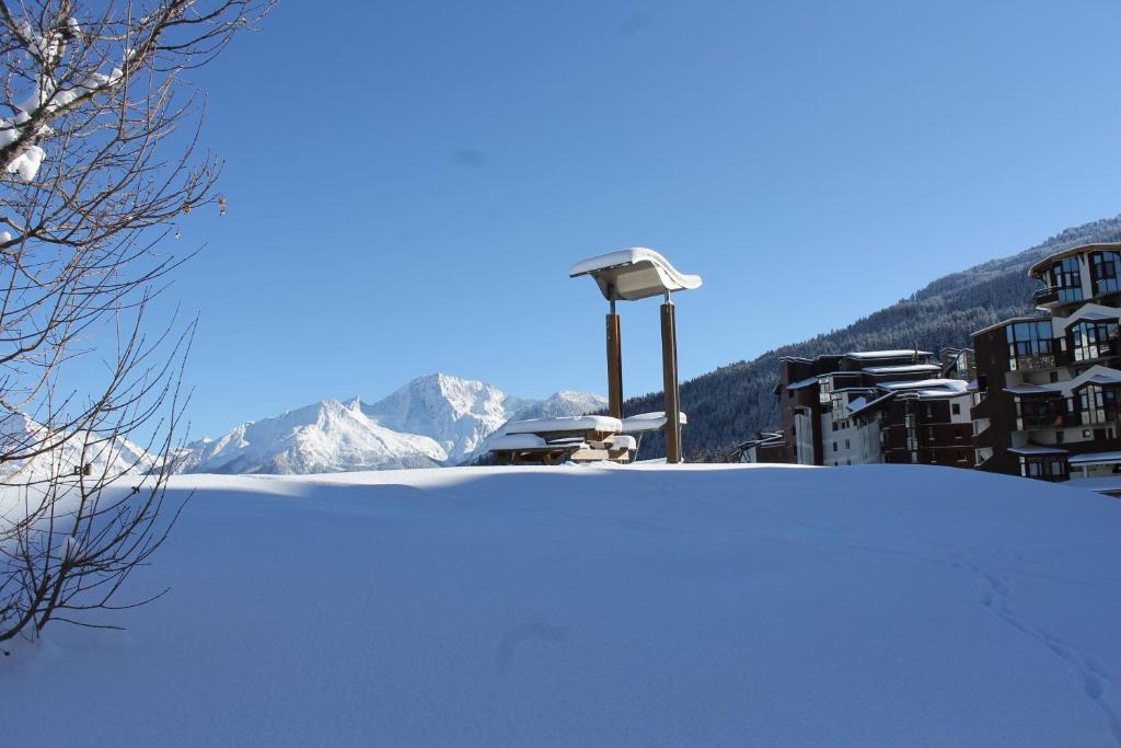 Residence Saboia B13 Cles Blanches Courchevel hotel pied des pistes 14
