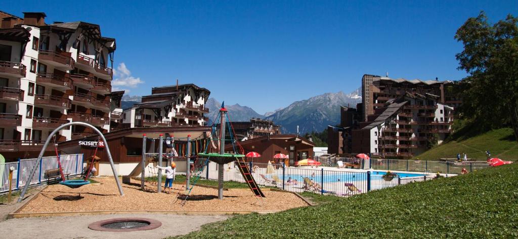 Residence Saboia B13 Cles Blanches Courchevel hotel pied des pistes 3