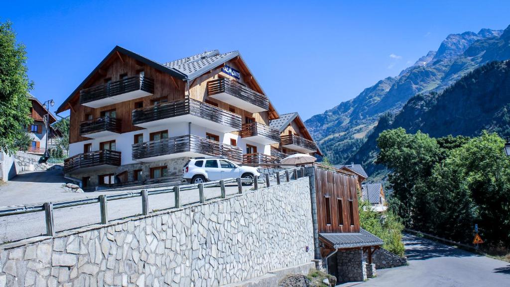 Residence les Valmonts Vaujany hotel pied des pistes 3