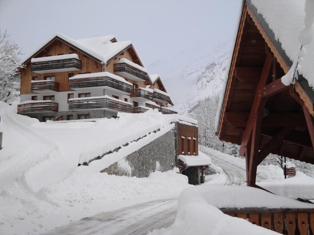 Residence les Valmonts Vaujany hotel pied des pistes