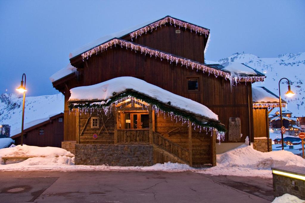 Residences Village Montana by Les Etincelles hotel pied des pistes 8