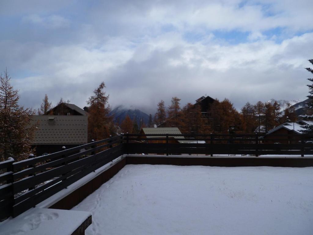 Risoul 1850 appartement 4 personnes proches pistes. appartement pied des pistes 14