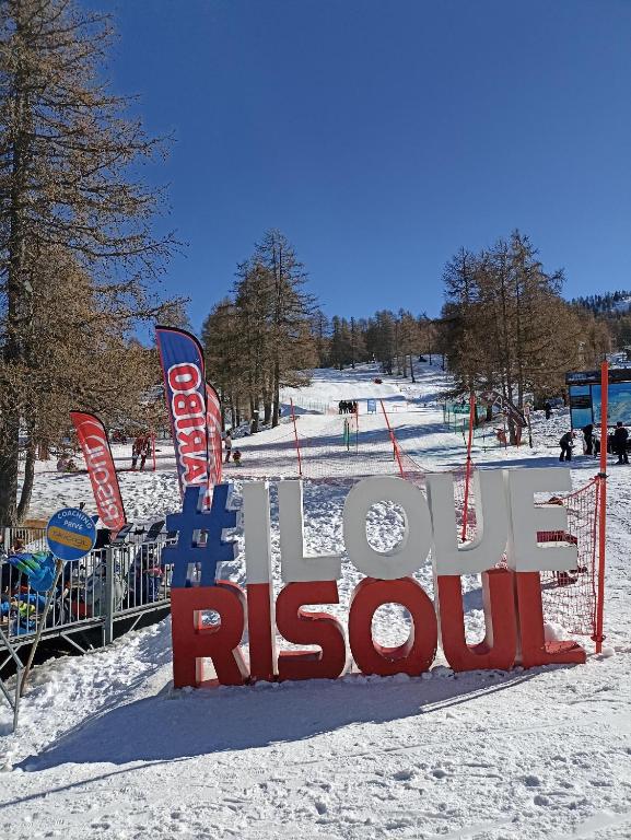 Risoul 1850 appartement 4 personnes proches pistes. appartement pied des pistes 17