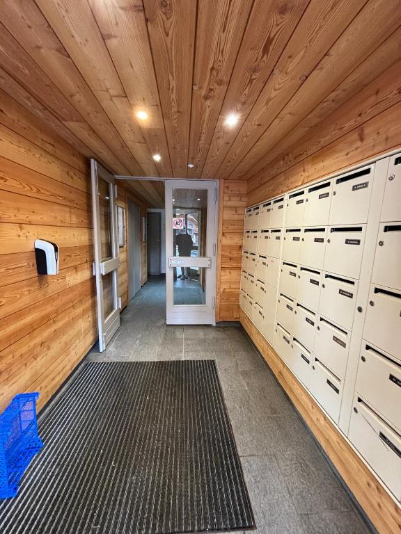Risoul 1850 residence au pied des pistes pour 4 personnes en front de neige appartement pied des pistes 4