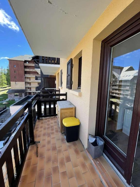 Risoul 1850 residence au pied des pistes pour 4 personnes en front de neige appartement pied des pistes 7