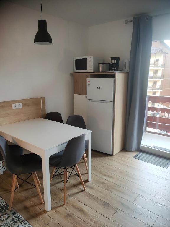 Risoul Appartement Renove Piscine Balcons de Sirius appartement pied des pistes 12