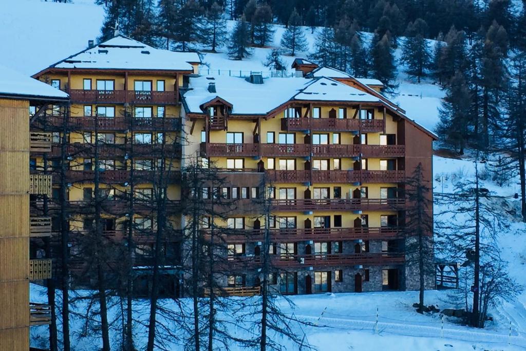 RisoulSki Antares Piscine et Sauna appartement pied des pistes 9