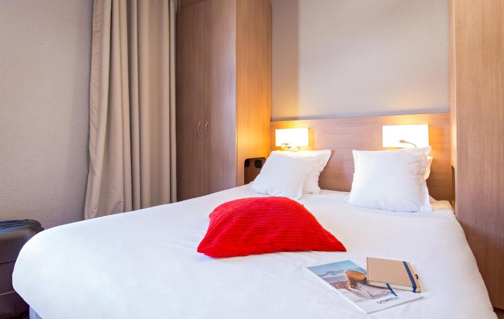 SOWELL HOTELS Le Pas du Loup hotel pied des pistes 15