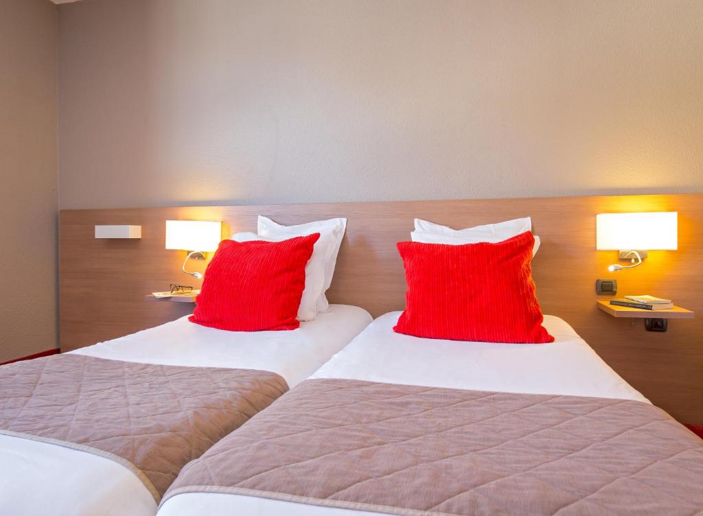 SOWELL HOTELS Le Pas du Loup hotel pied des pistes 17