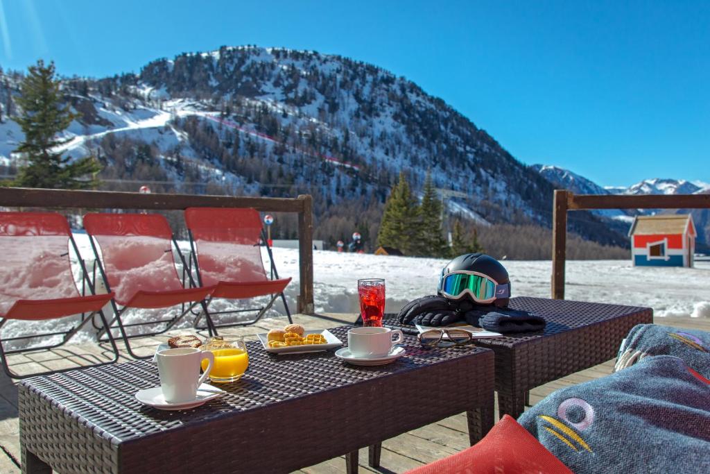 SOWELL HOTELS Le Pas du Loup hotel pied des pistes 5