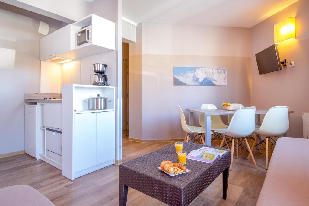 SOWELL RESIDENCES New Chastillon hotel pied des pistes 18