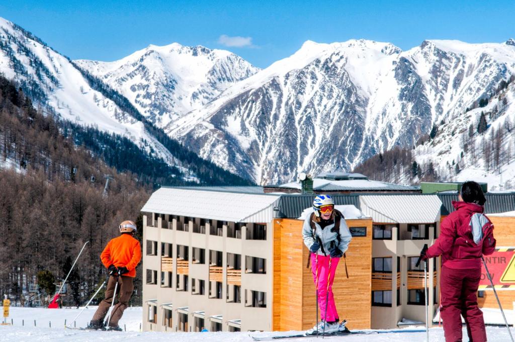 SOWELL RESIDENCES New Chastillon hotel pied des pistes 6