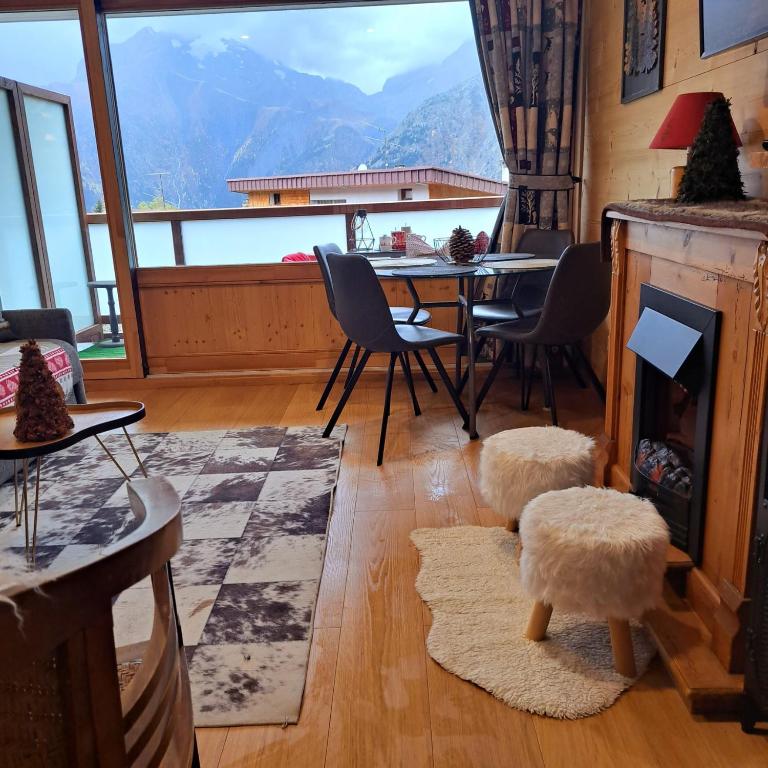 STUDIO 2 ALPES STYLE CHALET au PIED DE TELESIEGE DU DIABLE appartement pied des pistes 14