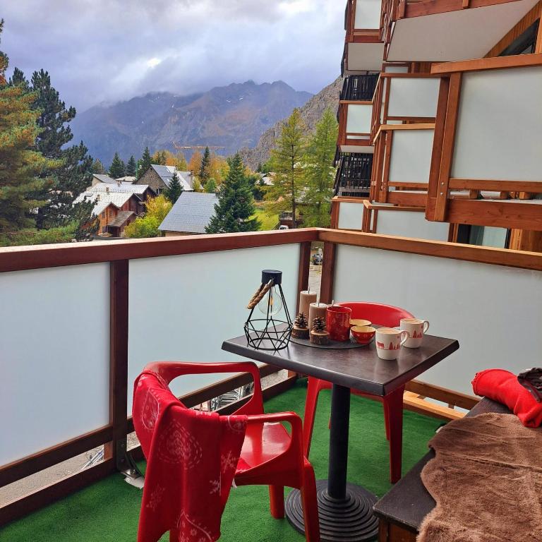 STUDIO 2 ALPES STYLE CHALET au PIED DE TELESIEGE DU DIABLE appartement pied des pistes 2