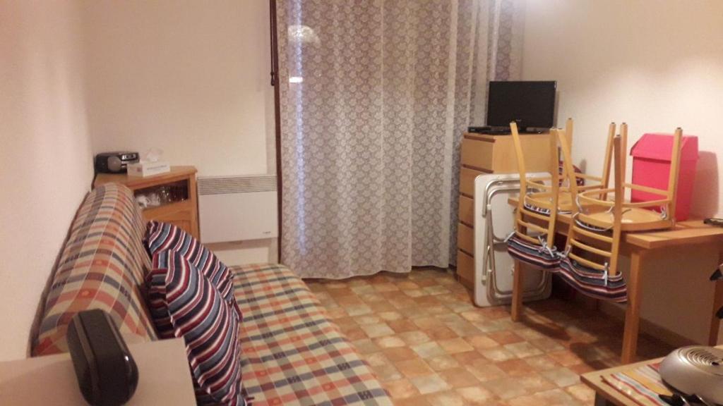 STUDIO 4 COUCHAGES A St JEAN MONTCLAR ETEHIVER appartement pied des pistes 5
