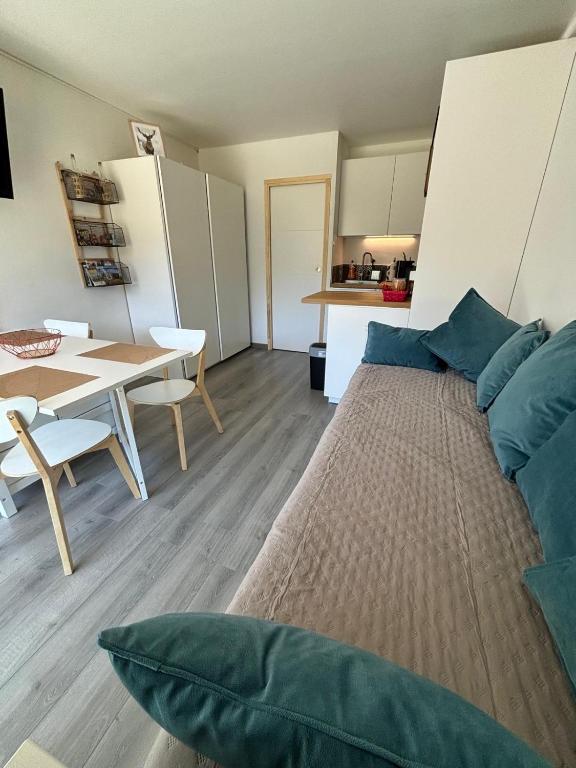 STUDIO 4 PERS SUD Superdevoluy PIED DES PISTES appartement pied des pistes 7