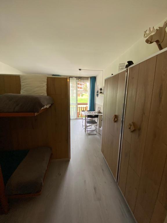 STUDIO AUX PIEDS DES PISTES appartement pied des pistes 10