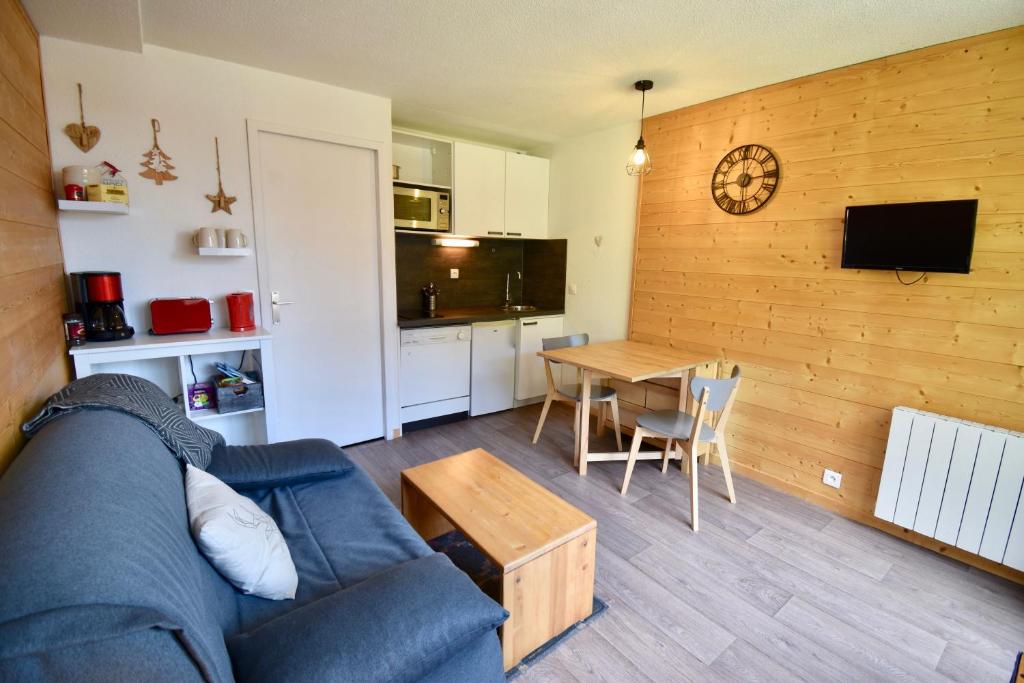 STUDIO CABINE COSY TRES CALME RESIDENCE ALPAGES 2 AU PIED DES PISTES appartement pied des pistes 3