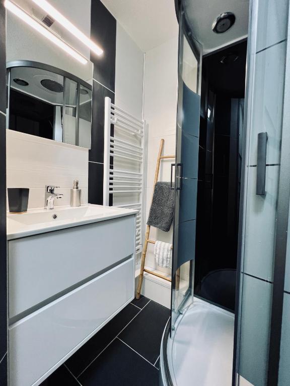 STUDIO CENTRE STATION REFAIT A NEUF 4 PERSONNES appartement pied des pistes 2