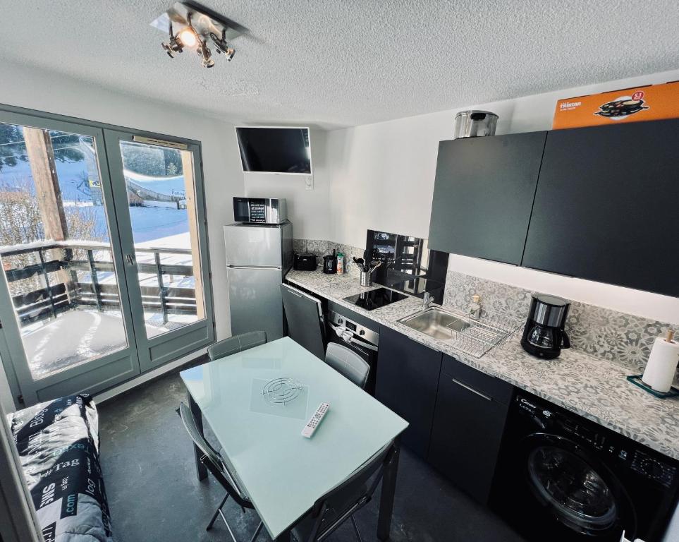 STUDIO CENTRE STATION REFAIT A NEUF 4 PERSONNES appartement pied des pistes 3