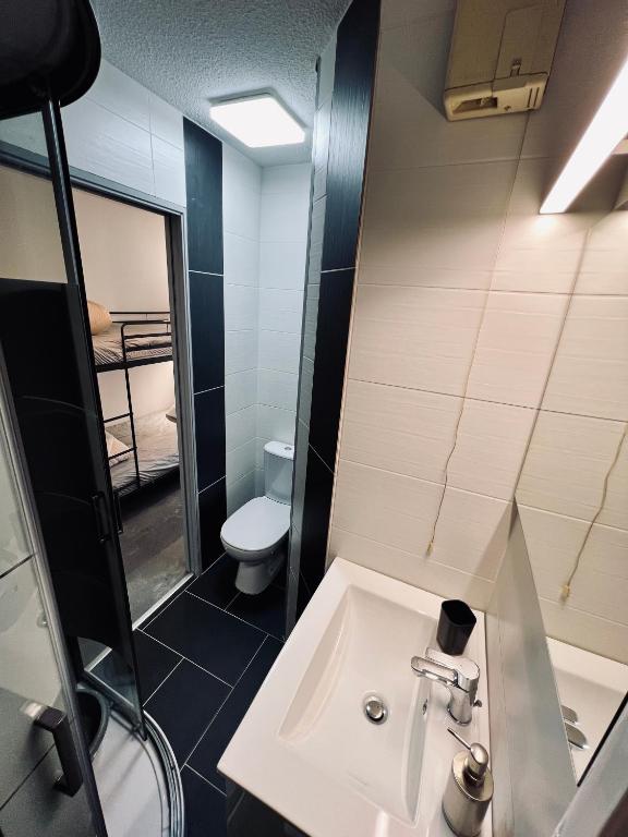 STUDIO CENTRE STATION REFAIT A NEUF 4 PERSONNES appartement pied des pistes 7