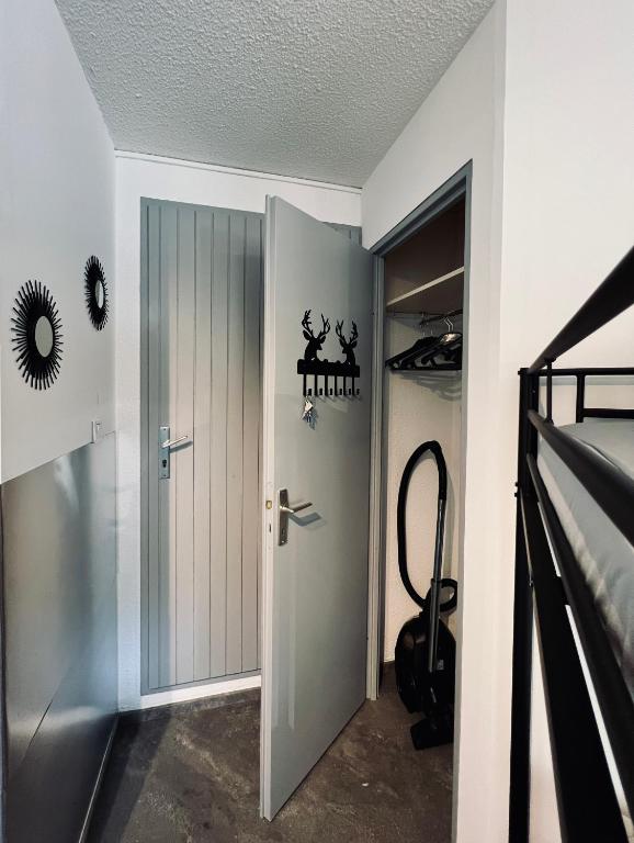STUDIO CENTRE STATION REFAIT A NEUF 4 PERSONNES appartement pied des pistes 8