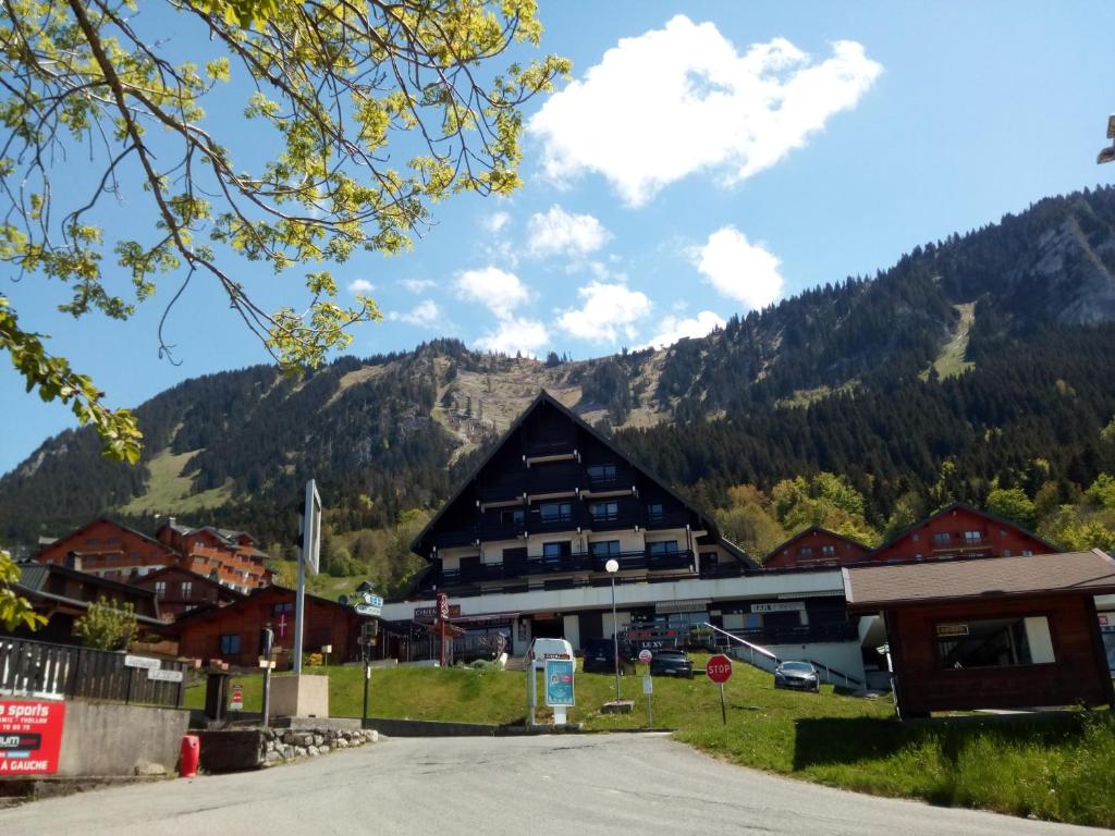 SUPERBE APPARTEMENT T2 3 ETOILES 40m2 PIED DES PISTES VUE SUR LE LAC appartement pied des pistes 5