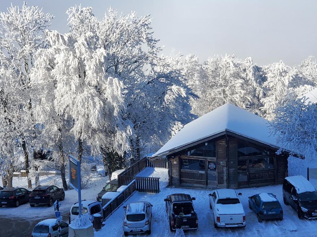 SUPERBE APPARTEMENT T2 3 ETOILES 40m2 PIED DES PISTES VUE SUR LE LAC appartement pied des pistes 8