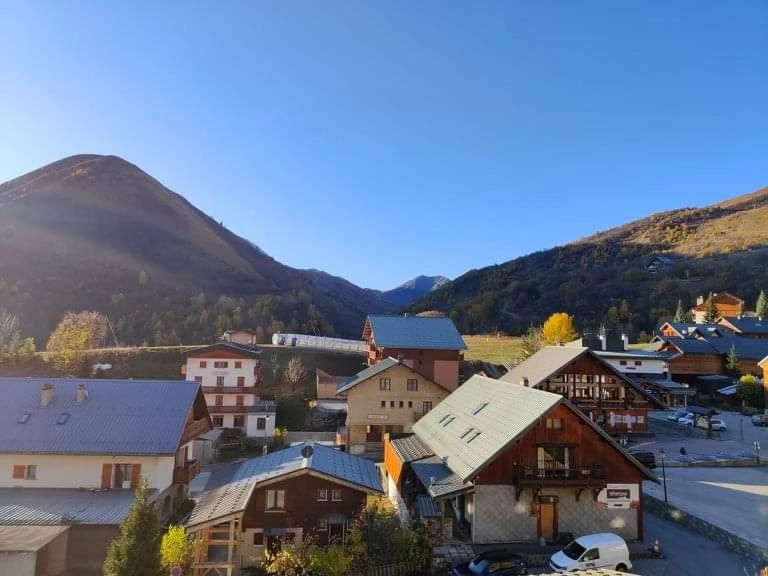 Saint Sorlin DArves 4 6 personnes pied des pistes 310km de pistes tous niveaux appartement pied des pistes 10