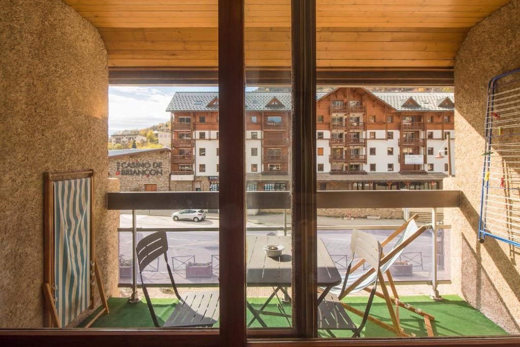 Serre chevalier Vallee Briancon appartement pied des pistes 9