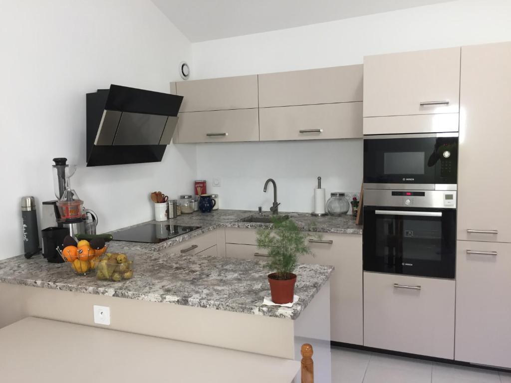 Ski 3 Vallees a 80m telecabine de lOlympe appt 50m2 3etoiles appartement pied des pistes 18