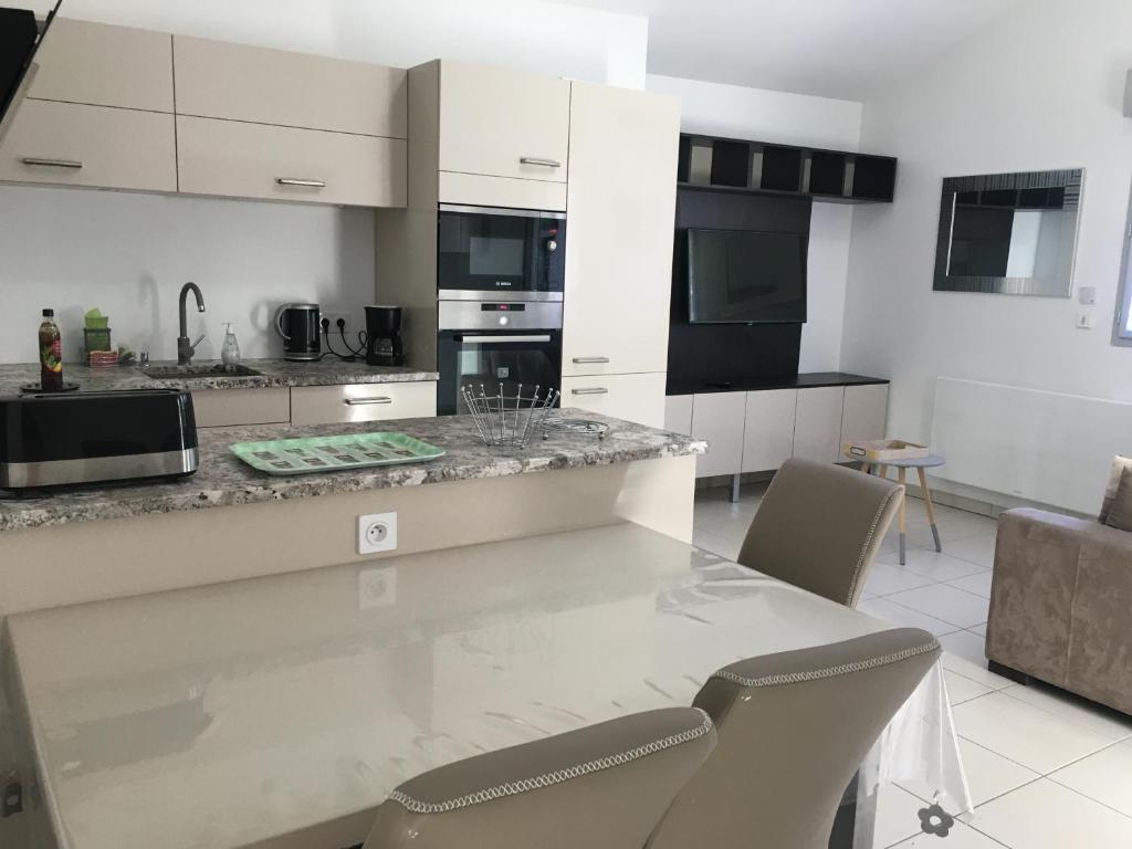 Ski 3 Vallees a 80m telecabine de lOlympe appt 50m2 3etoiles appartement pied des pistes 19