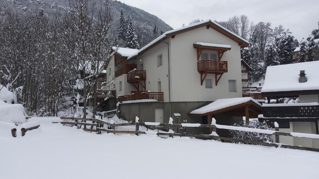Ski 3 Vallees a 80m telecabine de lOlympe appt 50m2 3etoiles appartement pied des pistes 5