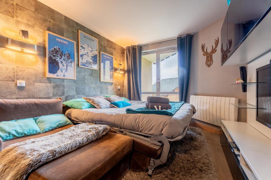 Ski In Out Heart of Val Thorens Spacious 8 Guests Apartment WiFi 303 appartement pied des pistes 15