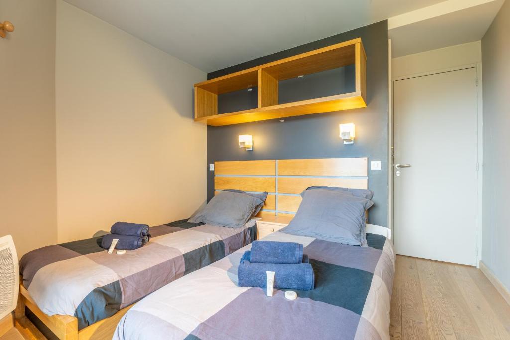 Ski In Out Heart of Val Thorens Spacious 8 Guests Apartment WiFi 303 appartement pied des pistes 17