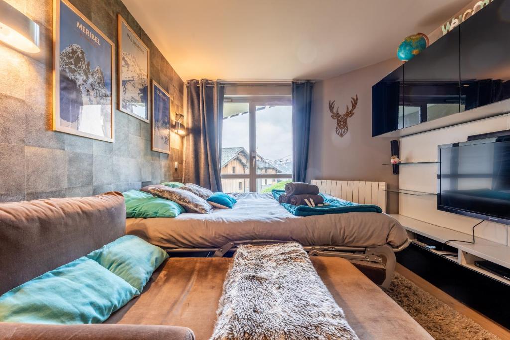 Ski In Out Heart of Val Thorens Spacious 8 Guests Apartment WiFi 303 appartement pied des pistes 4