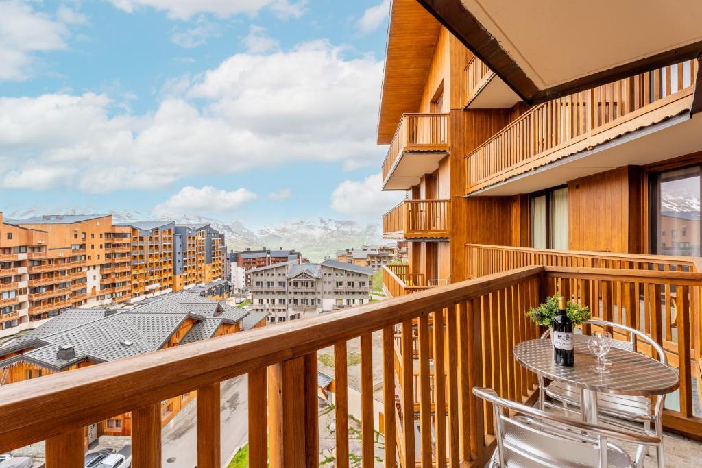 Ski In Out Heart of Val Thorens Warm Hearted Apartment WiFi 165 appartement pied des pistes 5